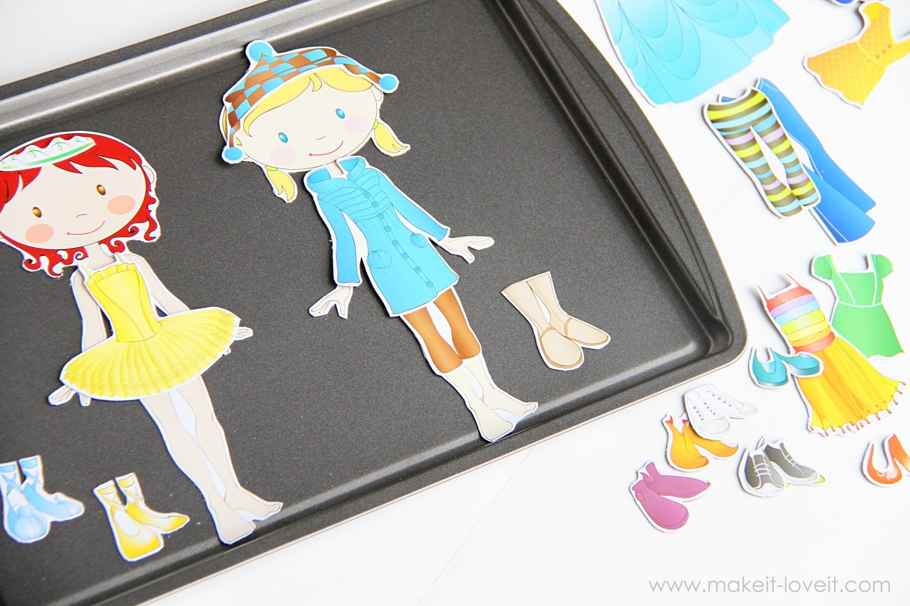 Make your own Paper Dolls (and a fabric cover for your metal